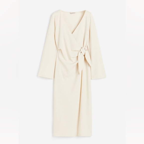 H&M Dresses & Skirts - H&M || Cream jersey wrap dress